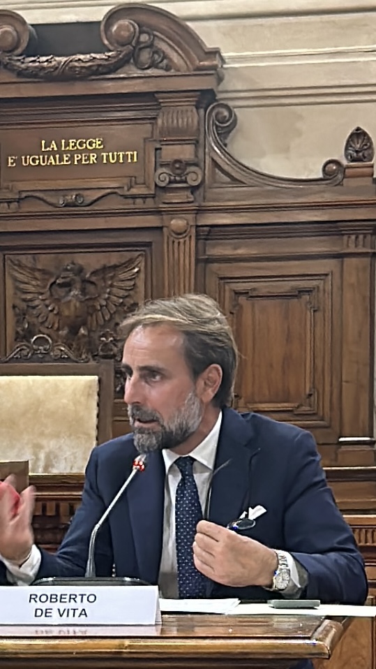 "Roberto De Vita", foto distribuita con licenza CC BY 4.0